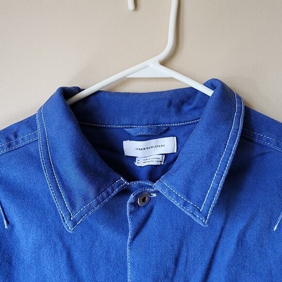 Urban Outfitters Denim Jacket Mens Size Medium Blue No Worries Button Up - Picture 5 of 10